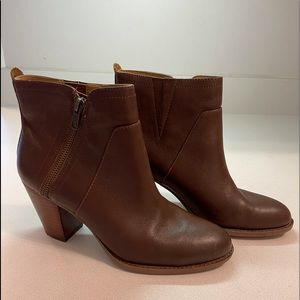 Brown leather heeled ankle boot